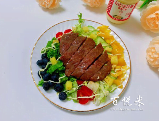 衛(wèi)生又簡單的牛排，詳細的做法，牛排和沙拉的搭配，讓人欲罷不能